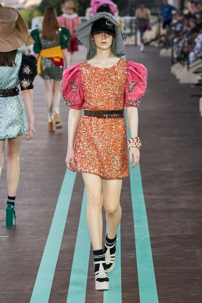 Look 38